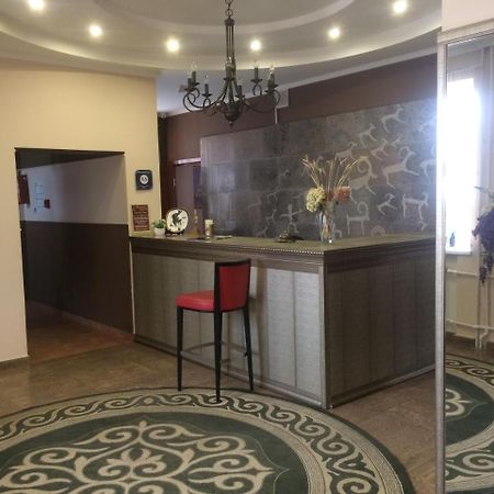 Altyn Adam Hotel Pavlodar Esterno foto