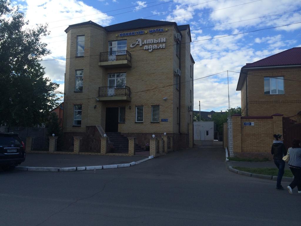 Altyn Adam Hotel Pavlodar Esterno foto