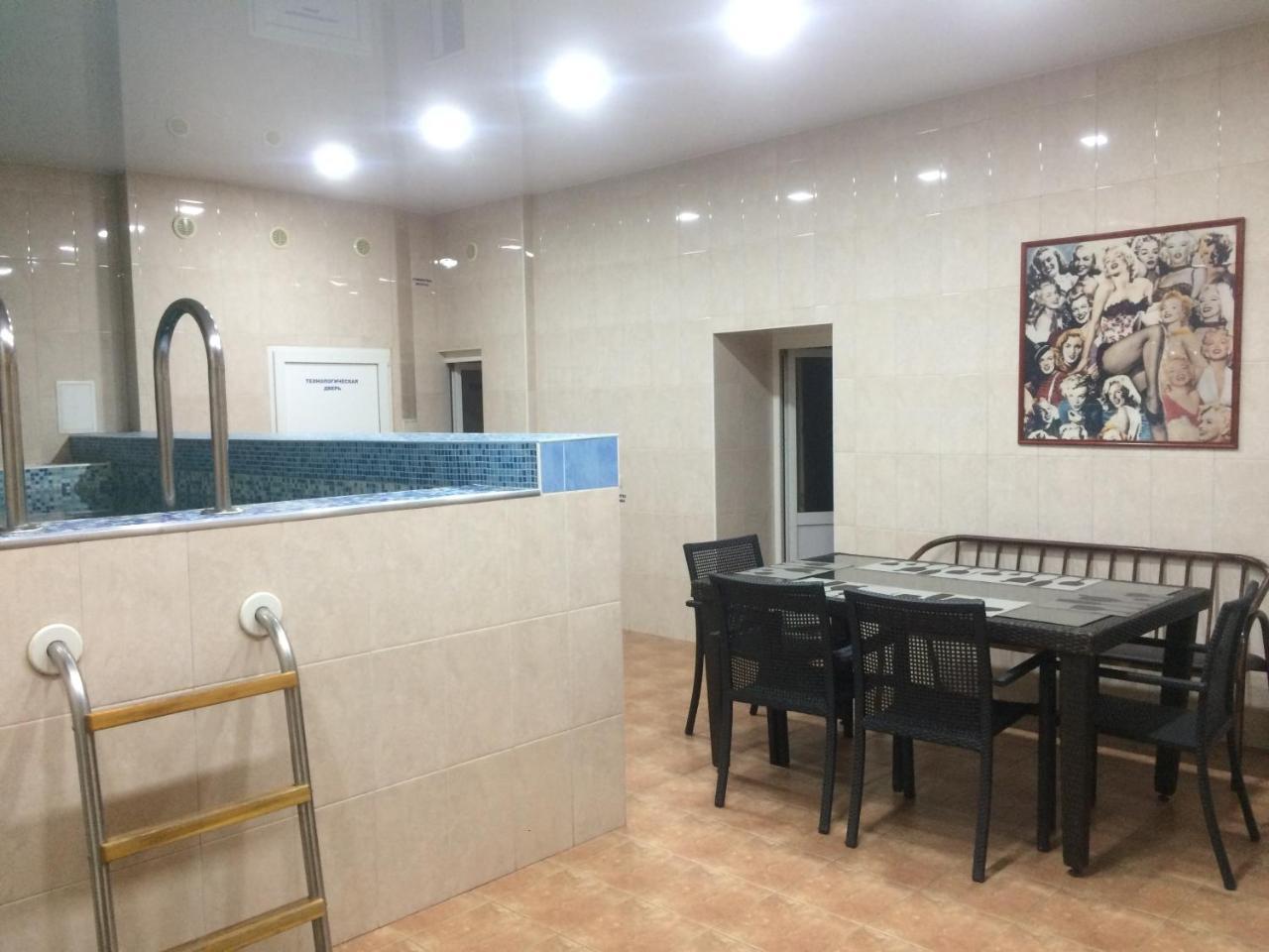 Altyn Adam Hotel Pavlodar Esterno foto